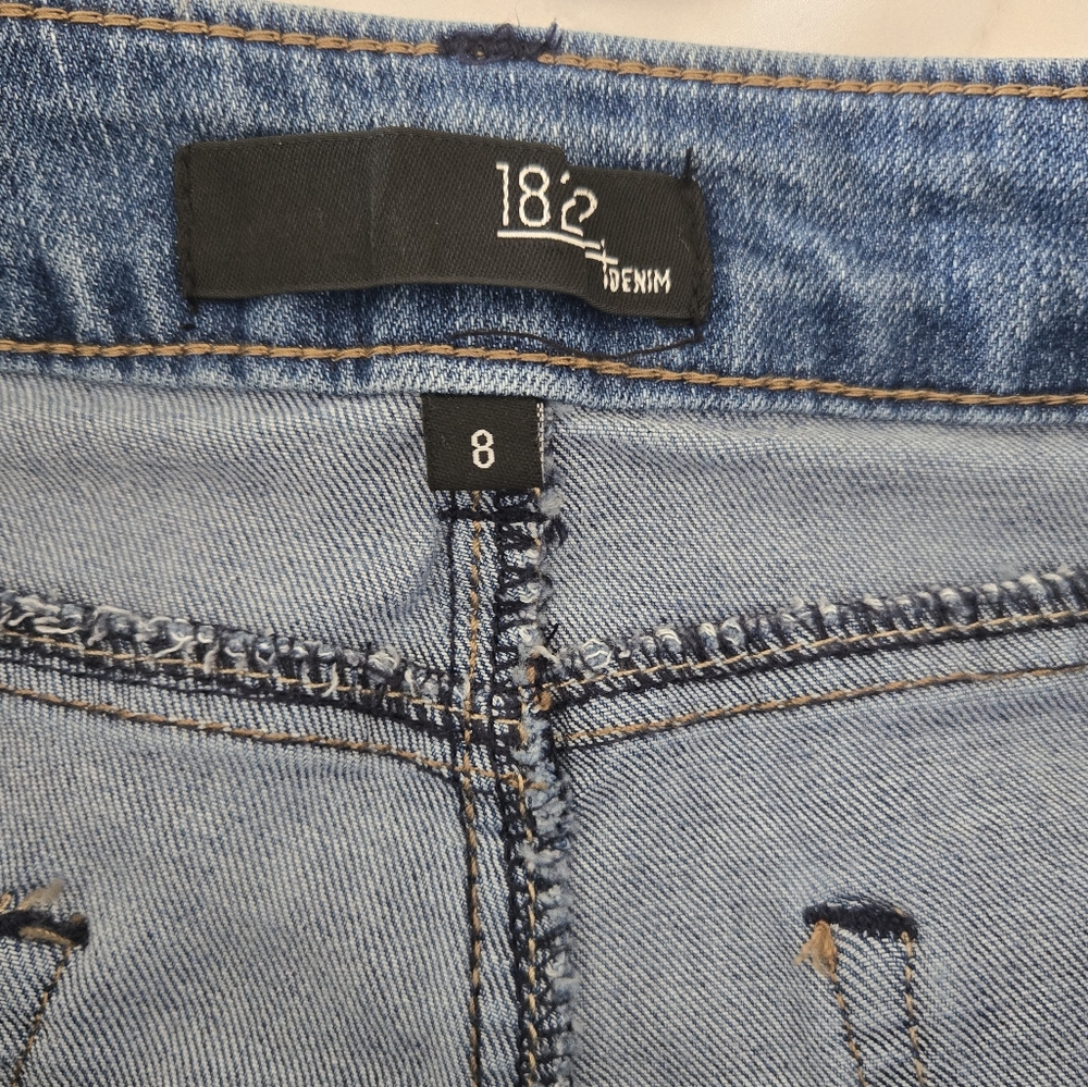Women's Wide Leg Blue Jeans 30 Inch Inseam. - Picture 4 of 4